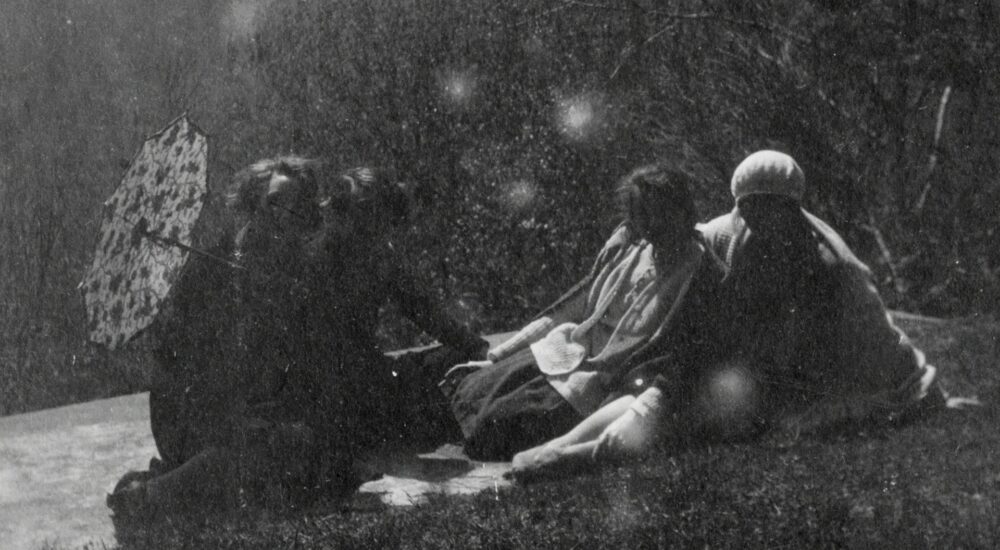 CINÉ-RENCONTRE : ULTRAVIOLETTE ET LE GANG DES CRACHEUSES DE SANG